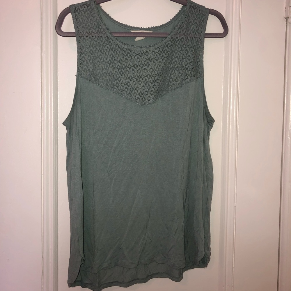 Eggshell color tank straight from Madrid!